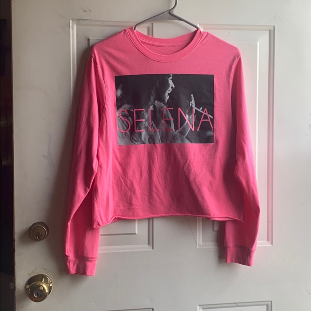 Selena t-shirt size L